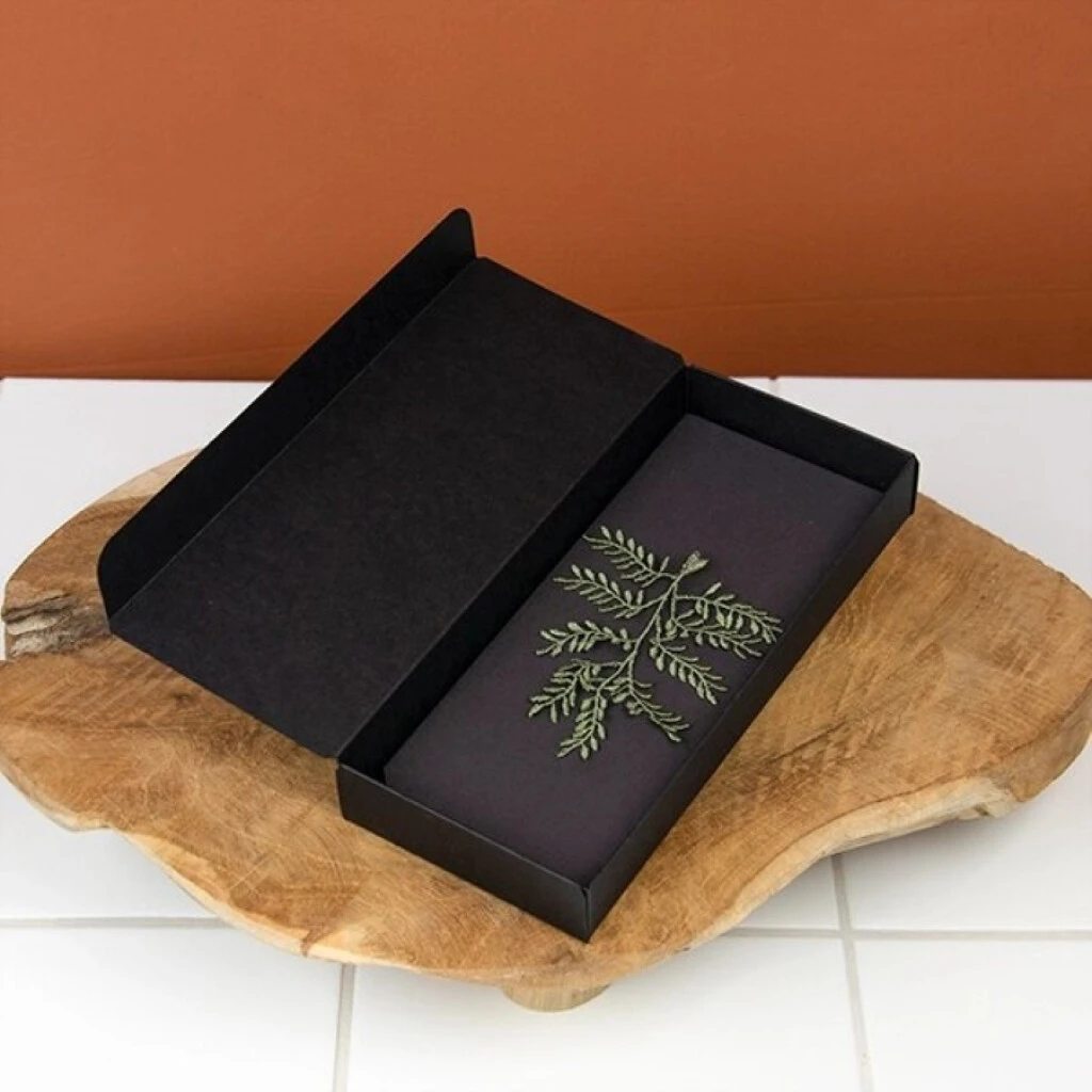 Gestickte Olivenbaumzweig Brosche 4 Gestickte Olivenbaumzweig Brosche – Bild 2